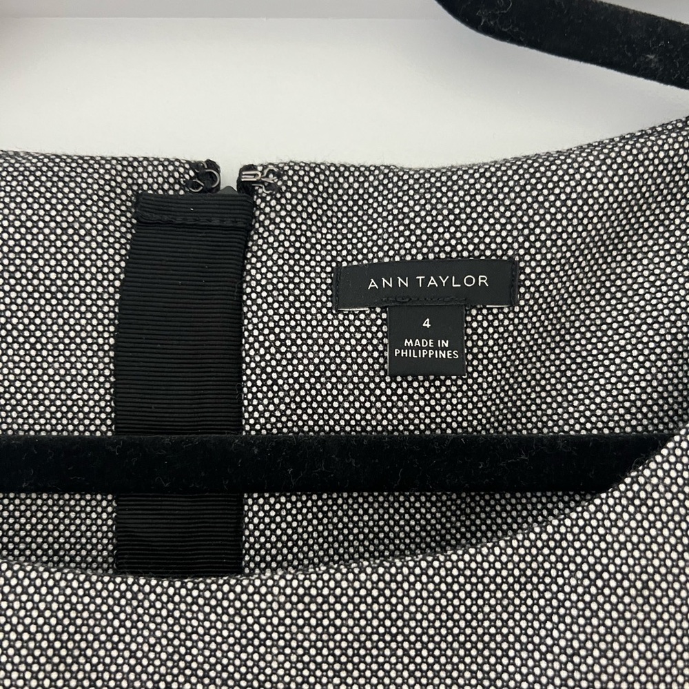 Ann Taylor work dress - size 4